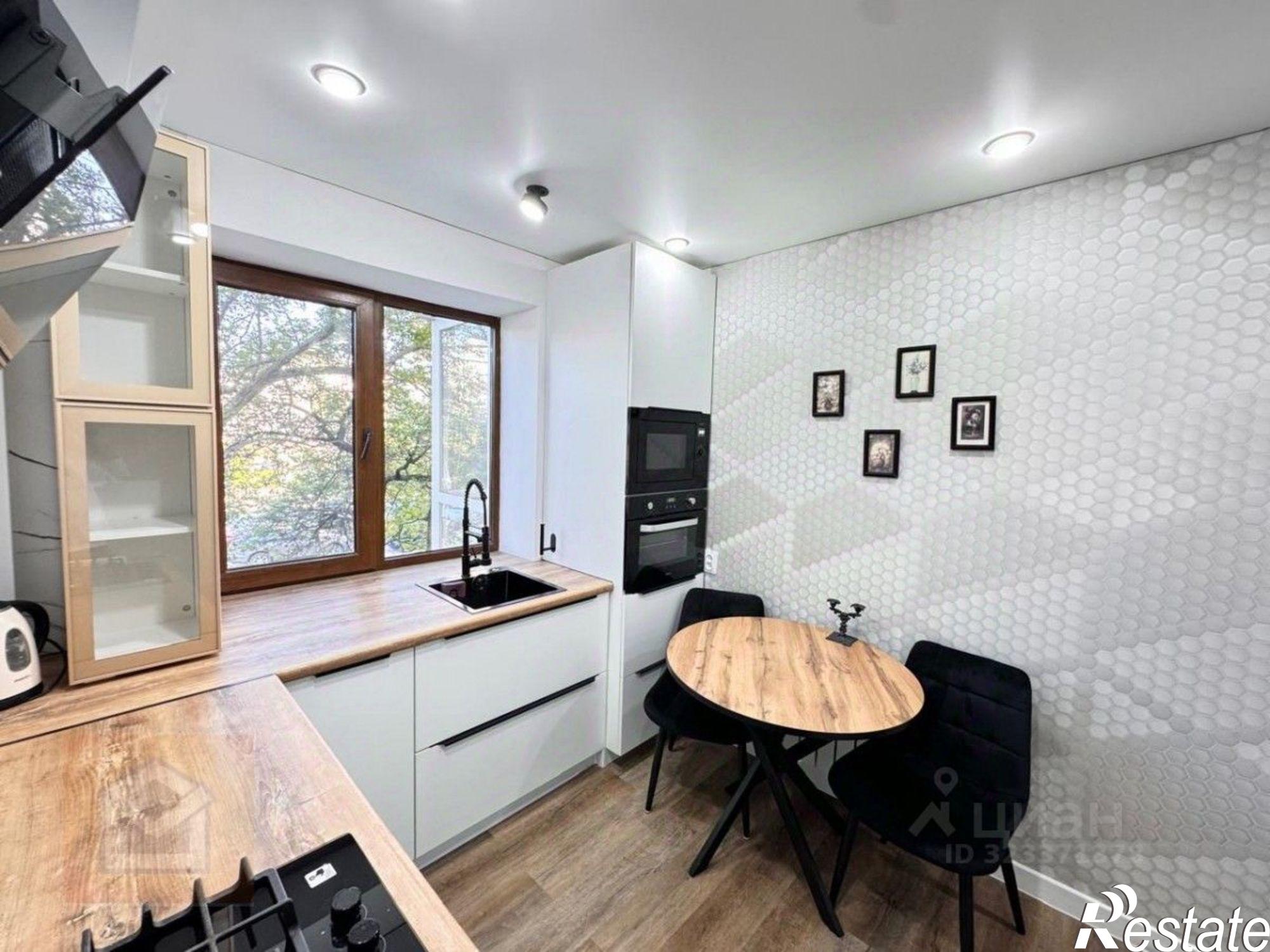 Купить квартиру за 6 500 000 рублей на улица 60-летия Октября, 16