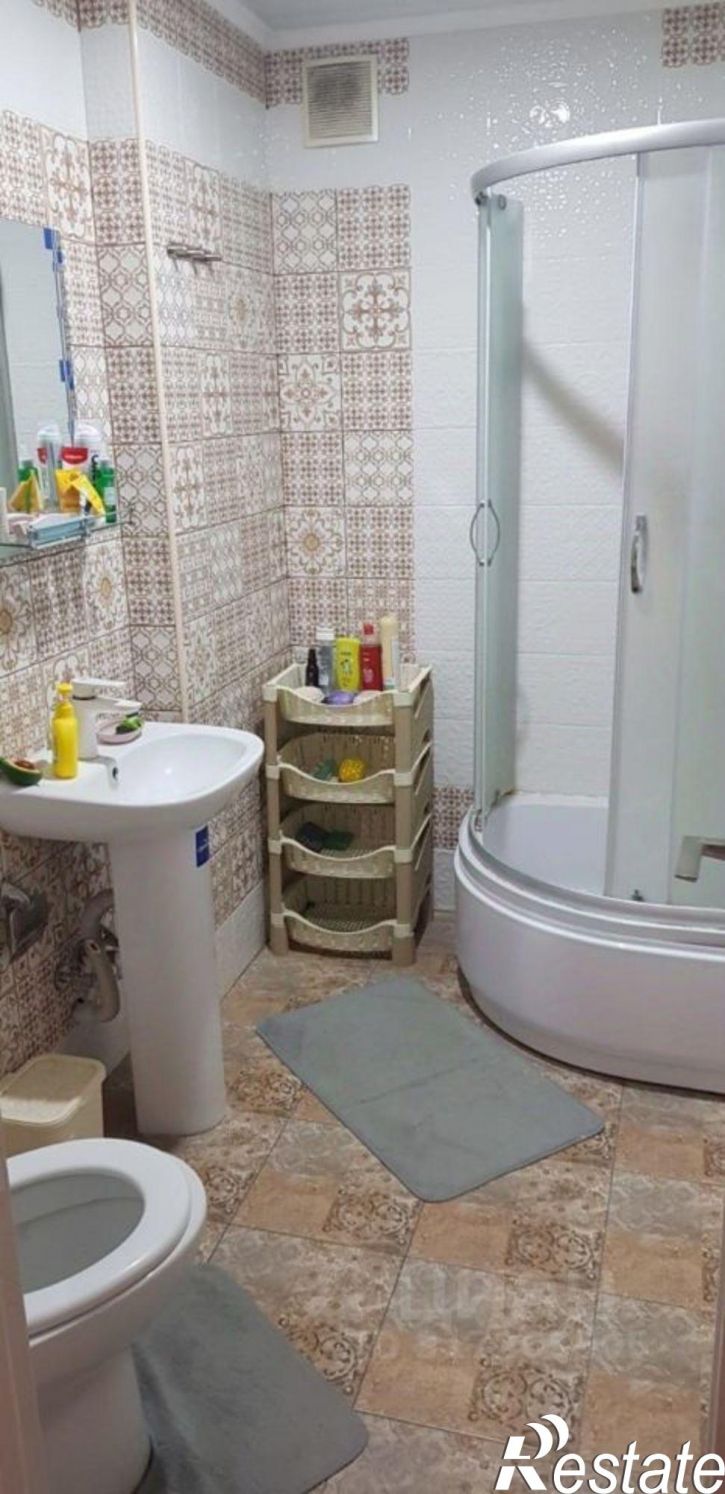 2-комн квартира проспект Победы, 63,  д. 63