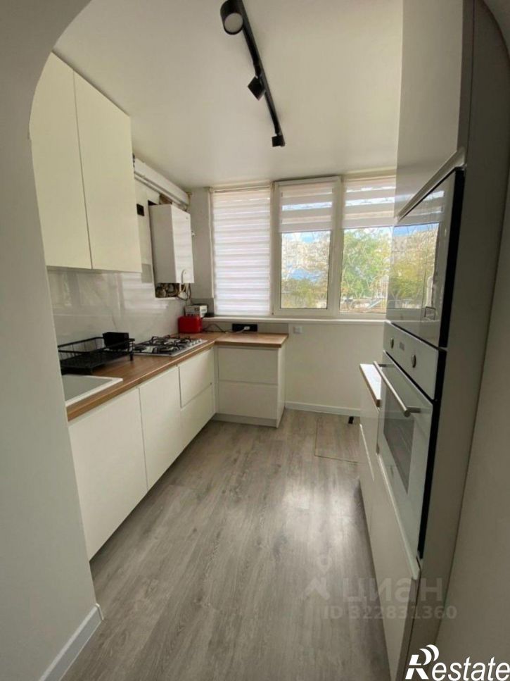 3-комн квартира Евпатория, ул. 9 Мая,  98