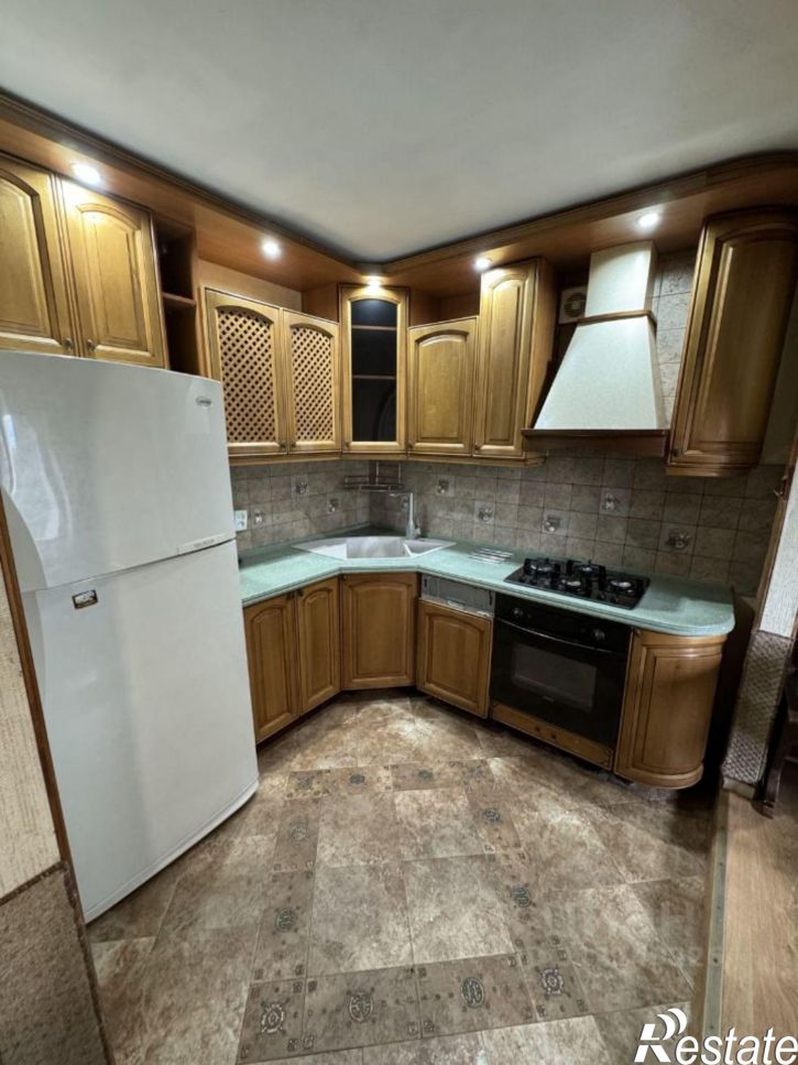 4-комн квартира Интернациональная улица, 143,  д. 143