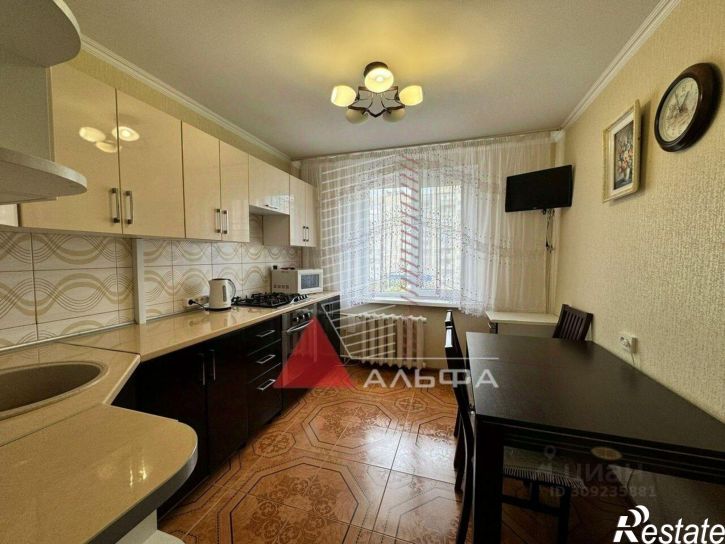 3-комн квартира улица Крупской, 60,  д. 60