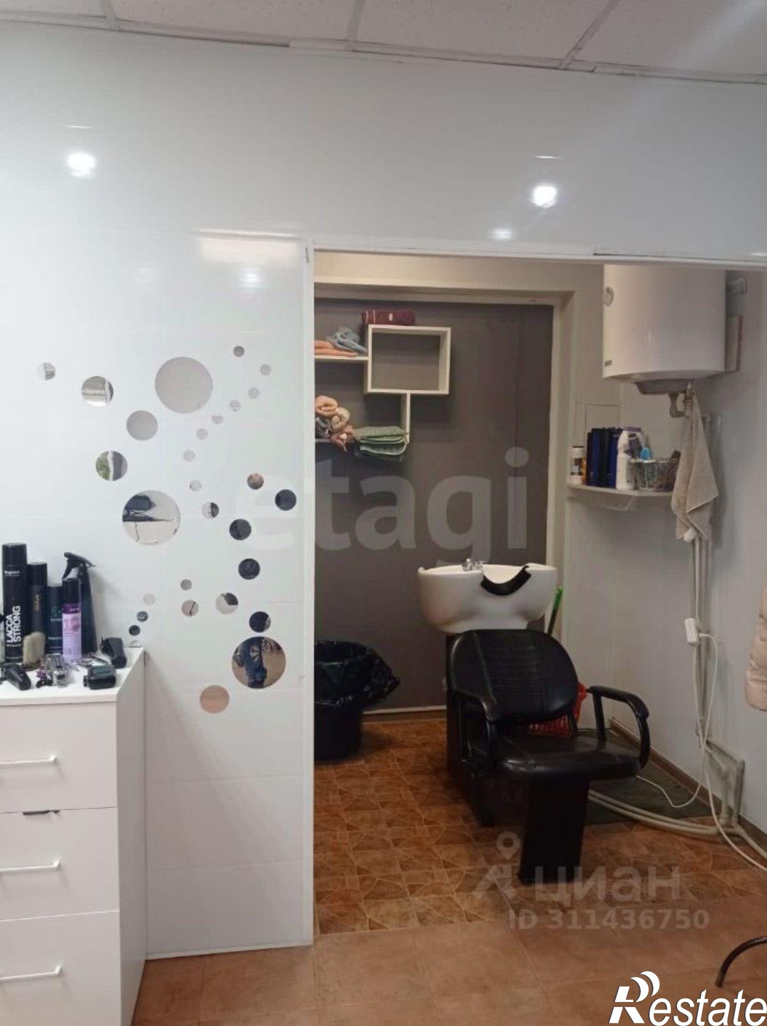 Купить торговое помещение за 9 500 010 рублей на ул им.Крупской, 5