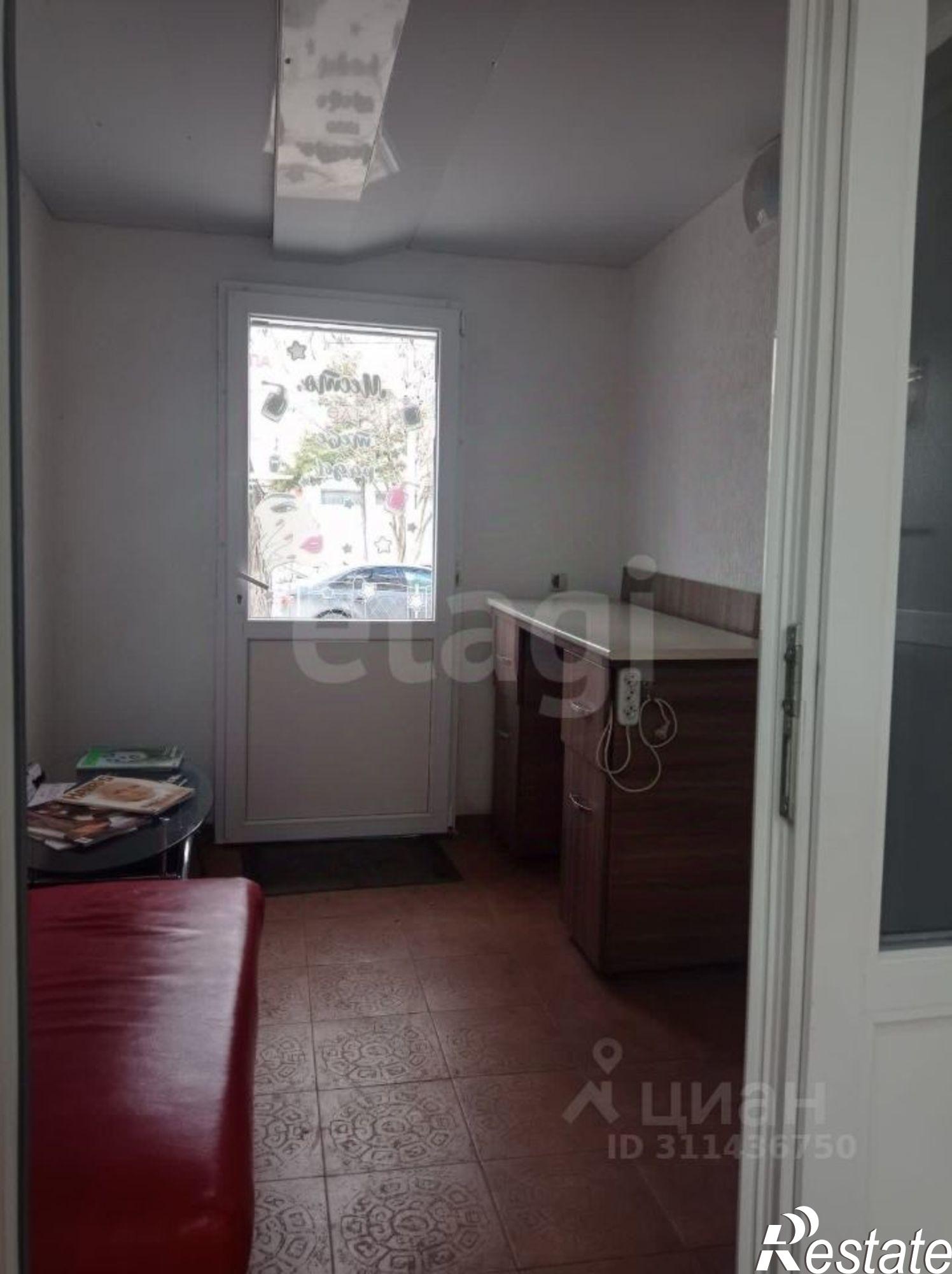 Купить торговое помещение за 9 500 010 рублей на ул им.Крупской, 5