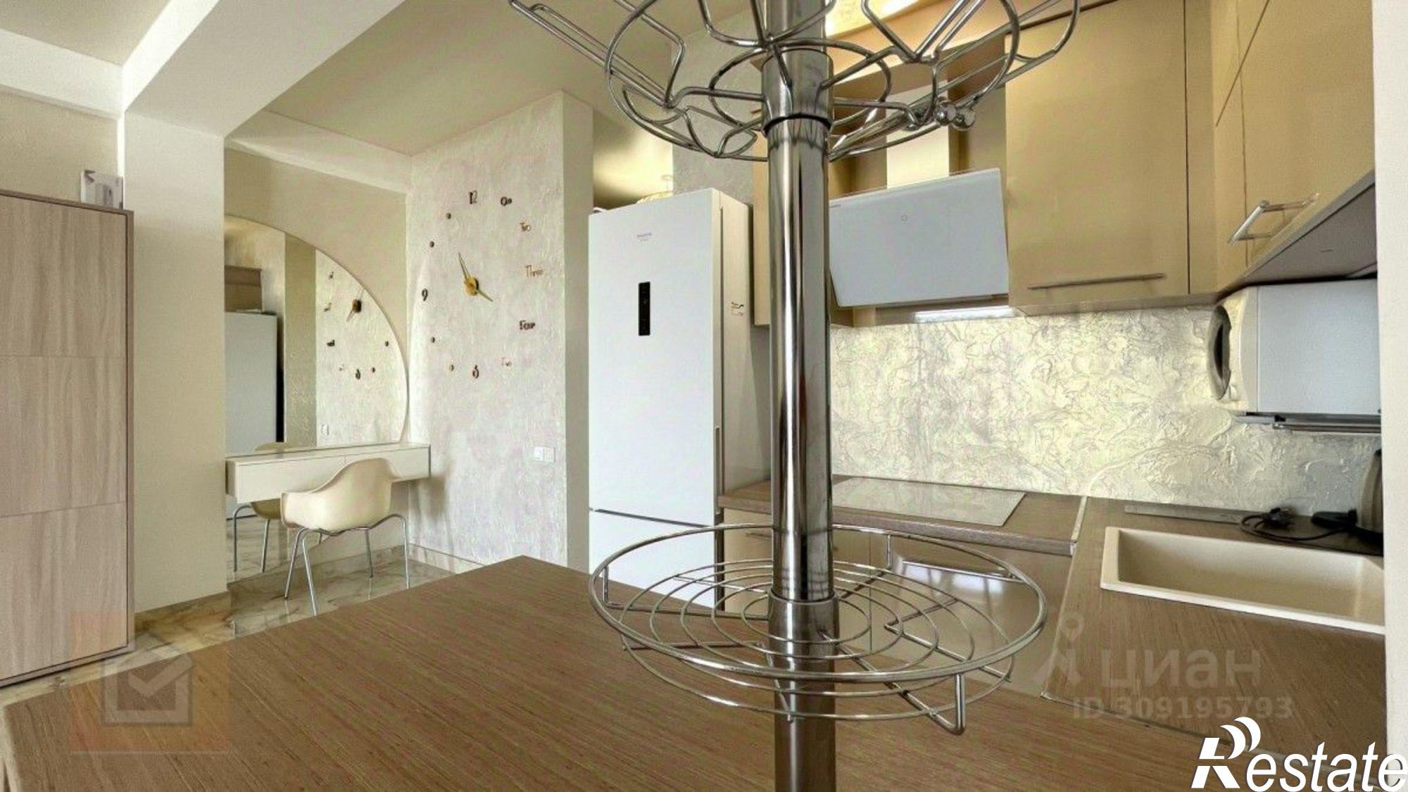 Купить квартиру за 20 000 000 рублей на Симферопольская улица, 2Ф