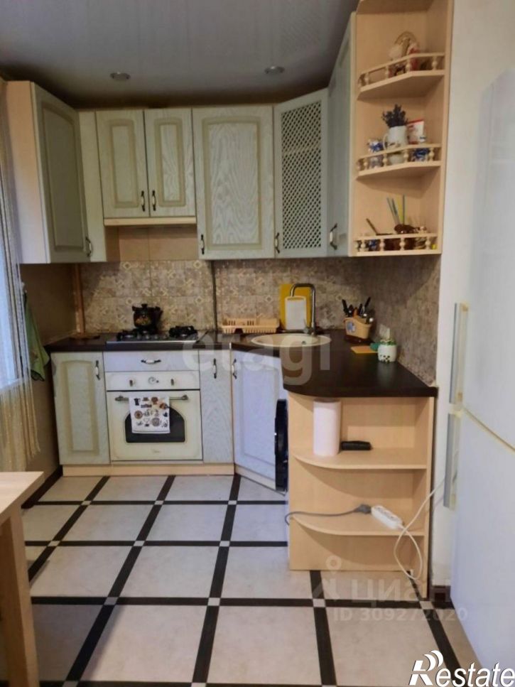 3-комн квартира улица Конституции, 19,  д. 19