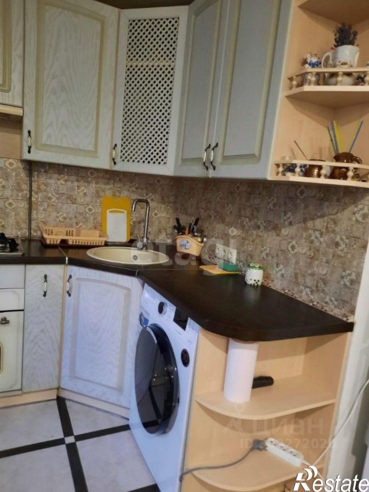 3-комн квартира улица Конституции, 19,  д. 19