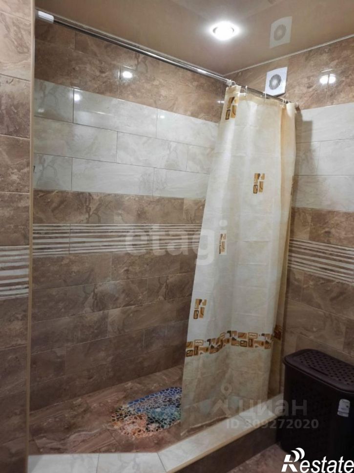 3-комн квартира улица Конституции, 19,  д. 19