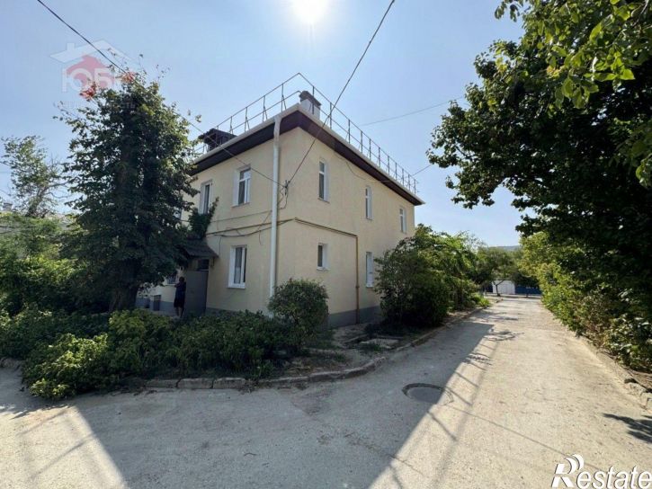 3-комн квартира улица Полупанова, 72,  д. 72