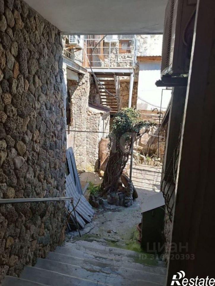 3-комн квартира улица Матвеева, 5,  д. 5