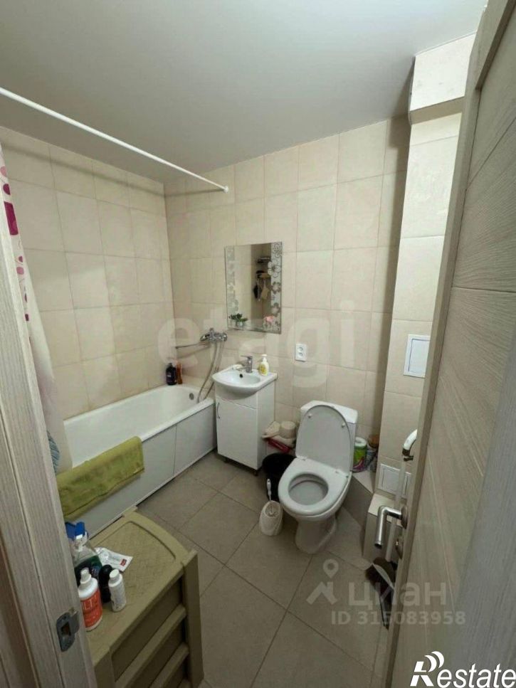 4-комн квартира улица Конституции, 19,  д. 19