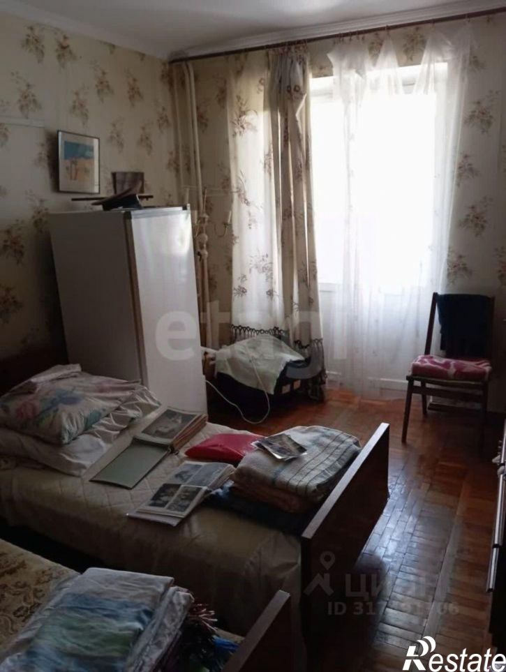 3-комн квартира улица Конституции, 19,  д. 19