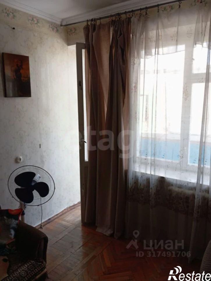 3-комн квартира улица Конституции, 19,  д. 19