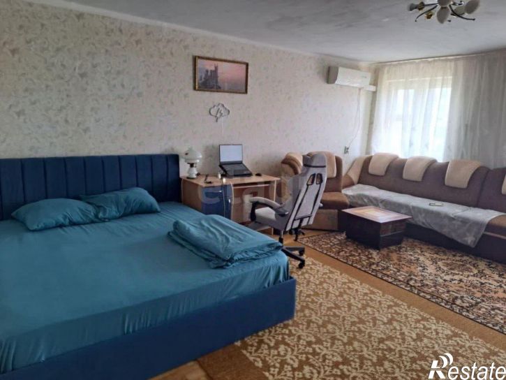 3-комн квартира ул Адмирала Кантура, 1,  д. 1