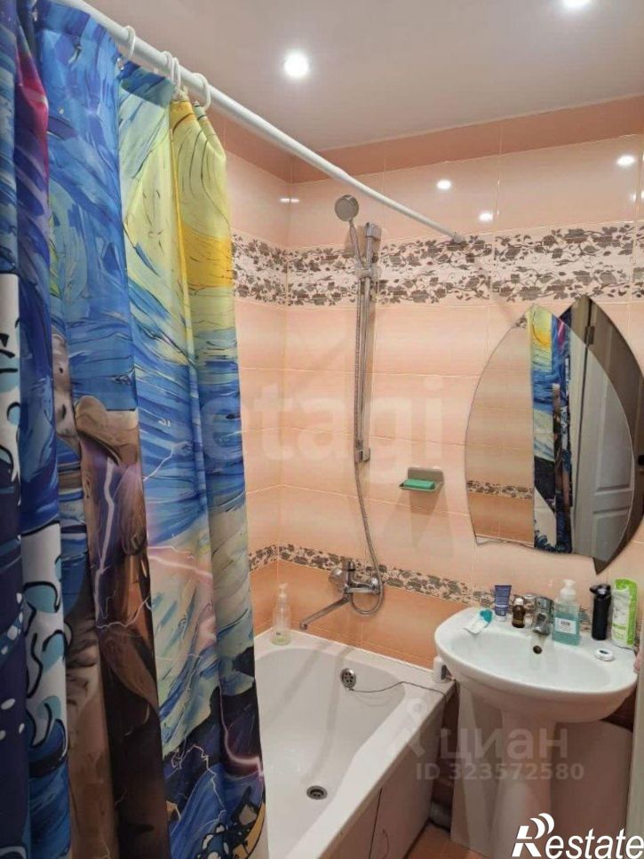 3-комн квартира ул Адмирала Кантура, 1,  д. 1