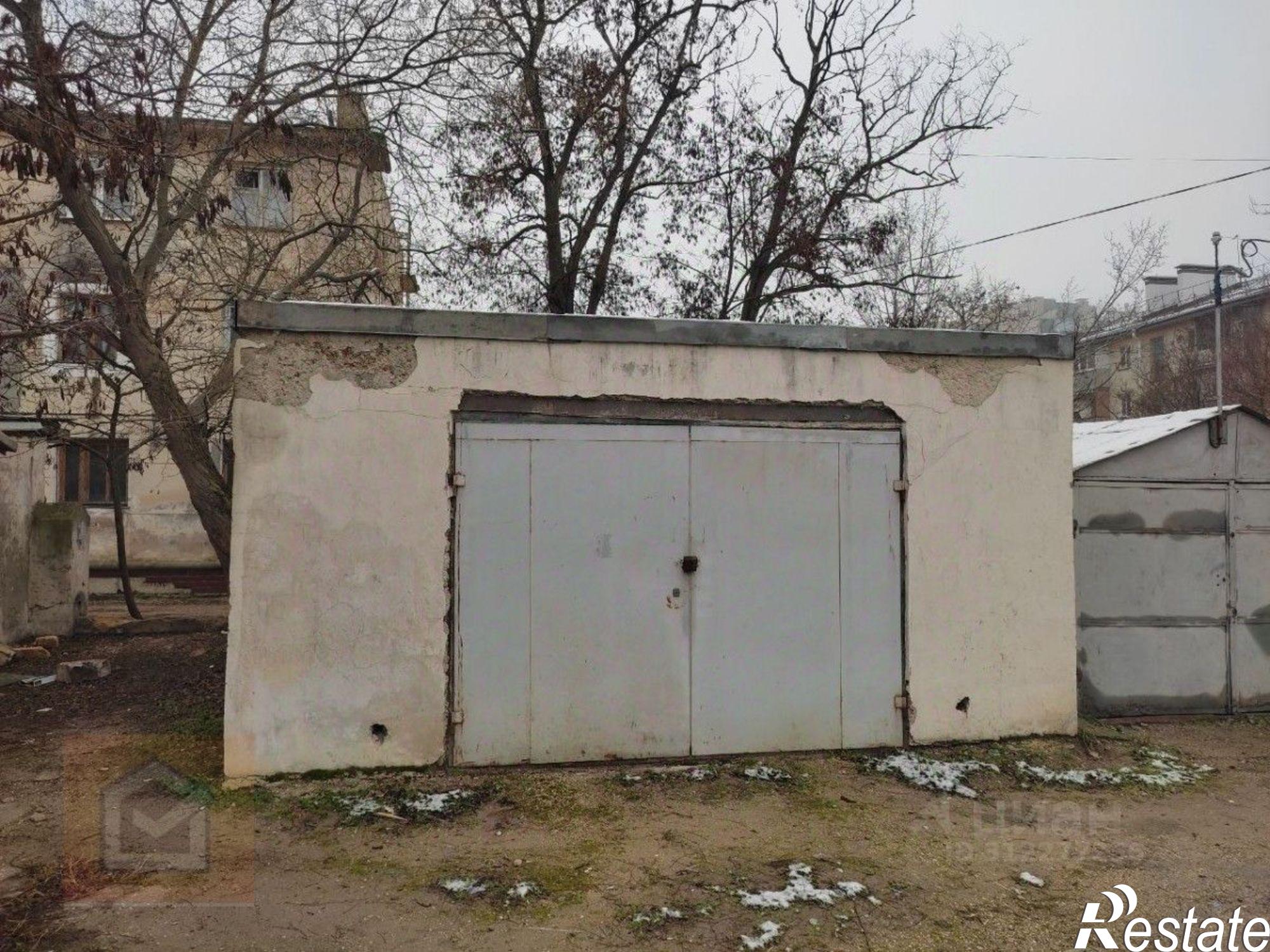 Купить гараж, место в паркинге за 2 100 000 рублей на ул Демышева, 120