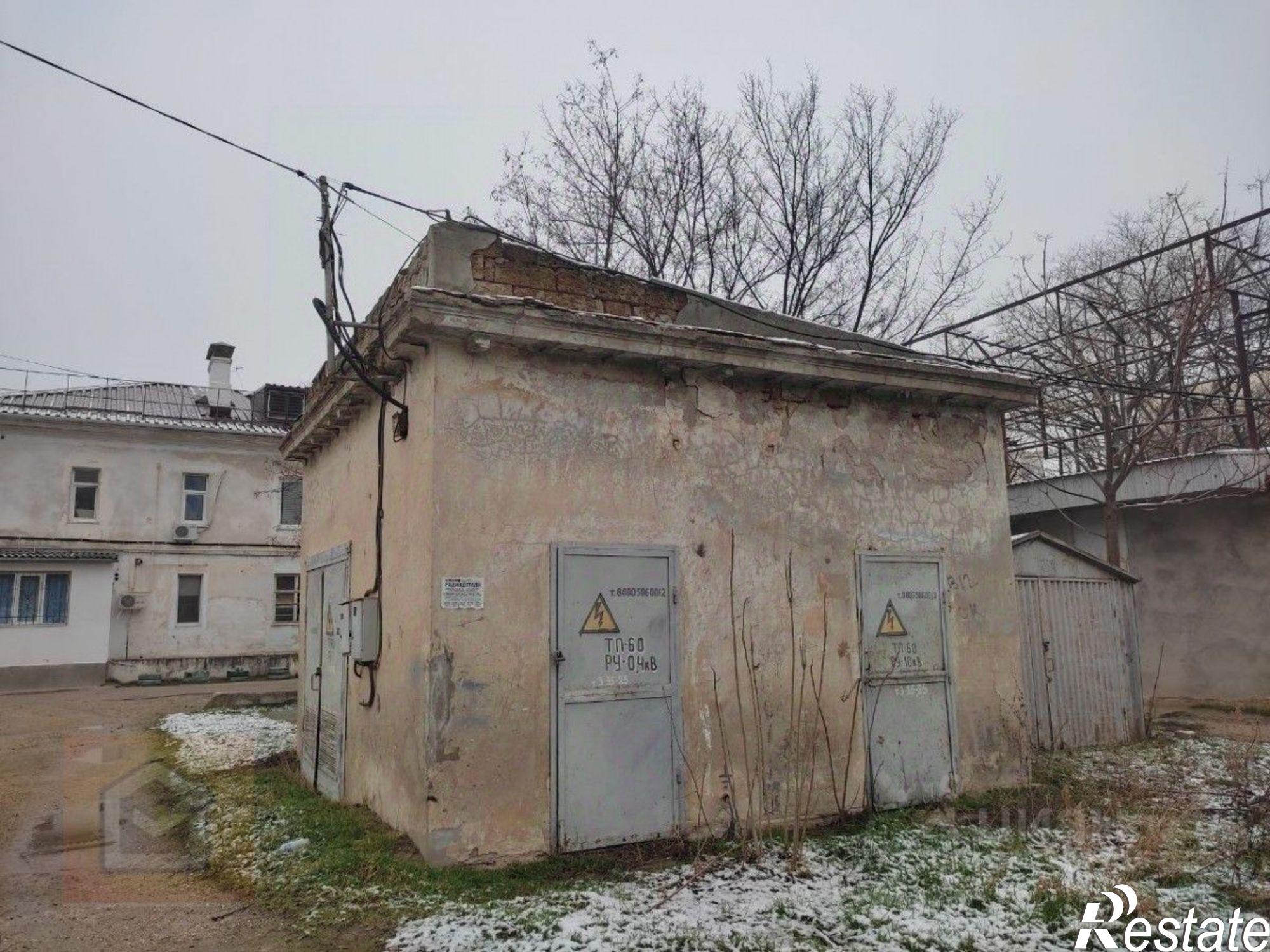 Купить гараж, место в паркинге за 2 100 000 рублей на ул Демышева, 120