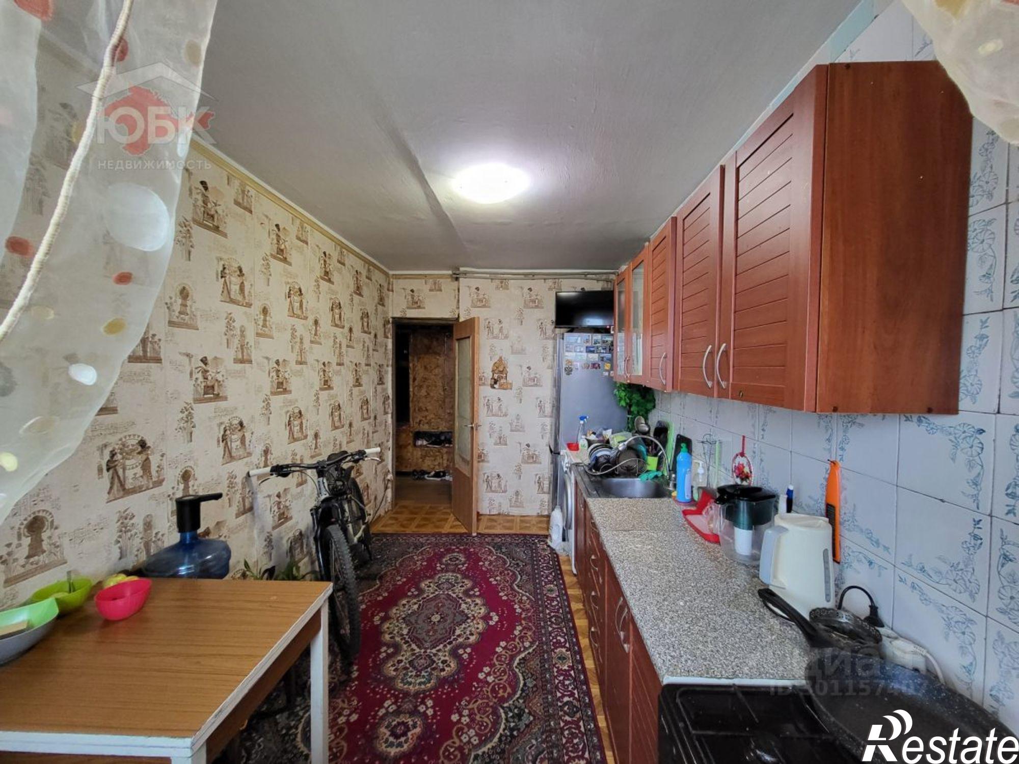 Купить квартиру за 10 000 000 рублей на улица 60-летия Октября, 18А