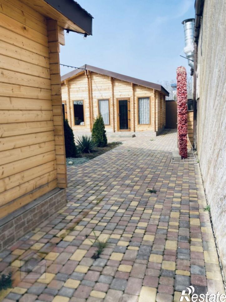 Отдельное здание ул Аллея Дружбы, 42,  д. 42