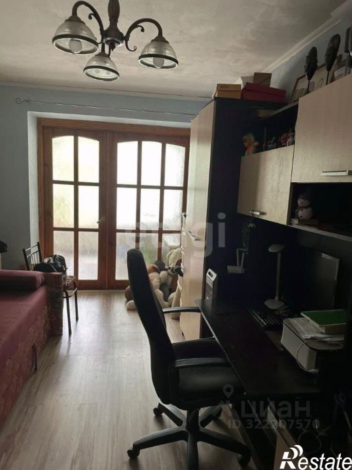 4-комн квартира улица Демышева, 99,  д. 99