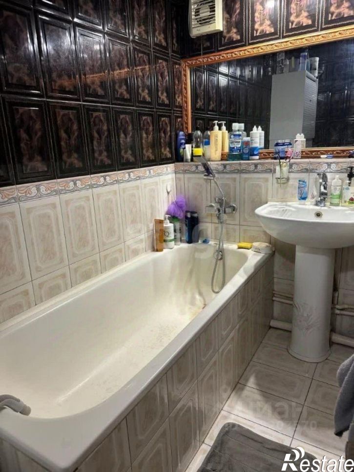 4-комн квартира улица Демышева, 99,  д. 99