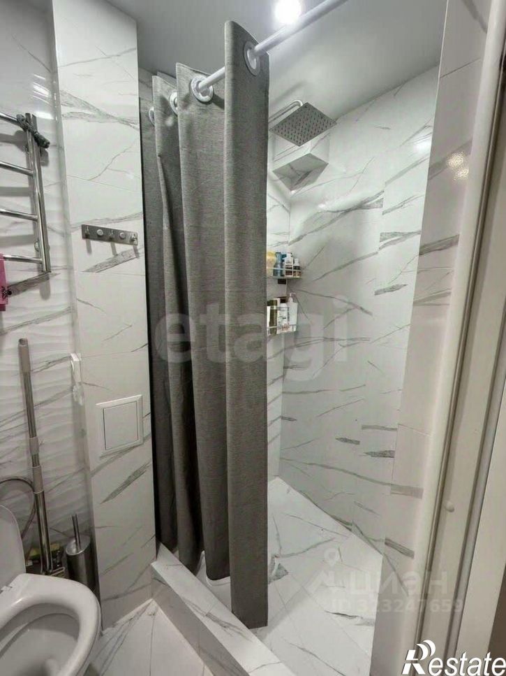 4-комн квартира улица 13-го Ноября, 42,  д. 42