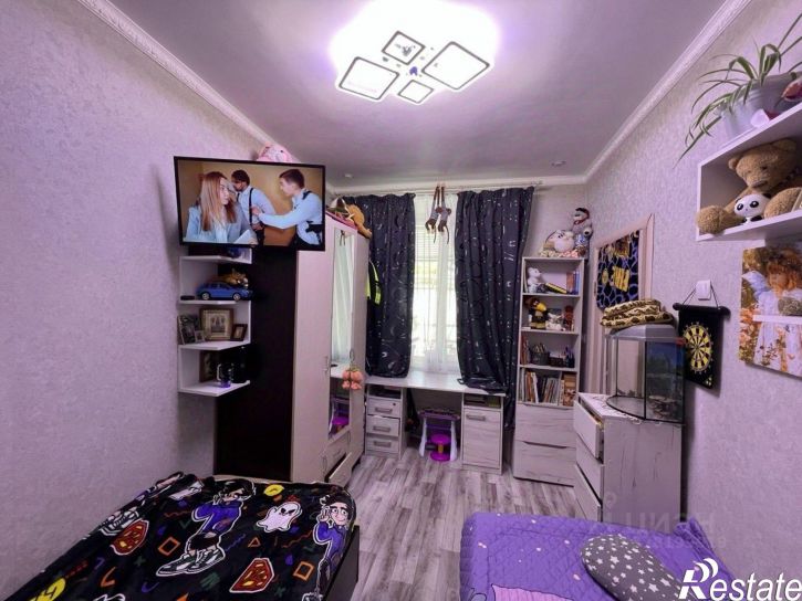 3-комн квартира ул Демышева, 8,  д. 8