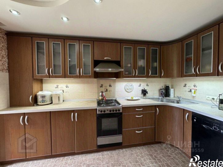 4-комн квартира пр-кт Победы, 62,  д. 62