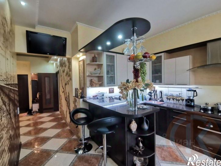 3-комн квартира улица Полупанова, 27А,  д. 27А