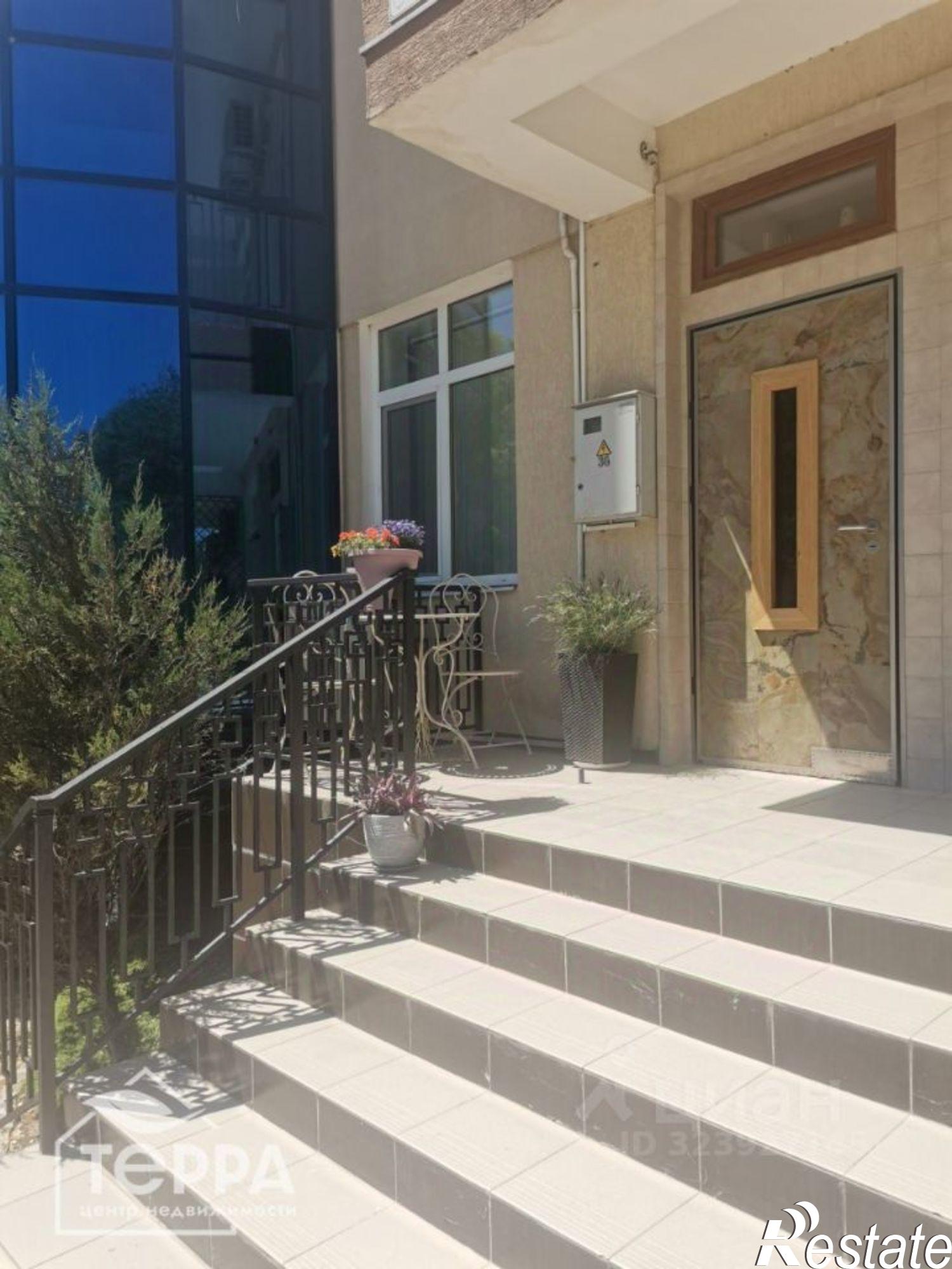 Купить квартиру за 15 900 000 рублей на улица Полупанова, 27А