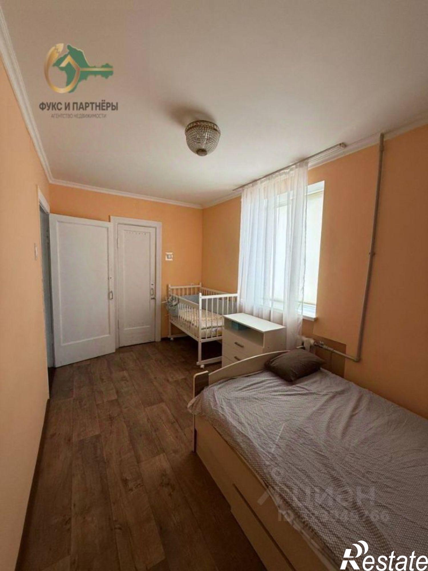 Купить квартиру за 8 000 000 рублей на Евпатория г., Победы пр-кт., 13