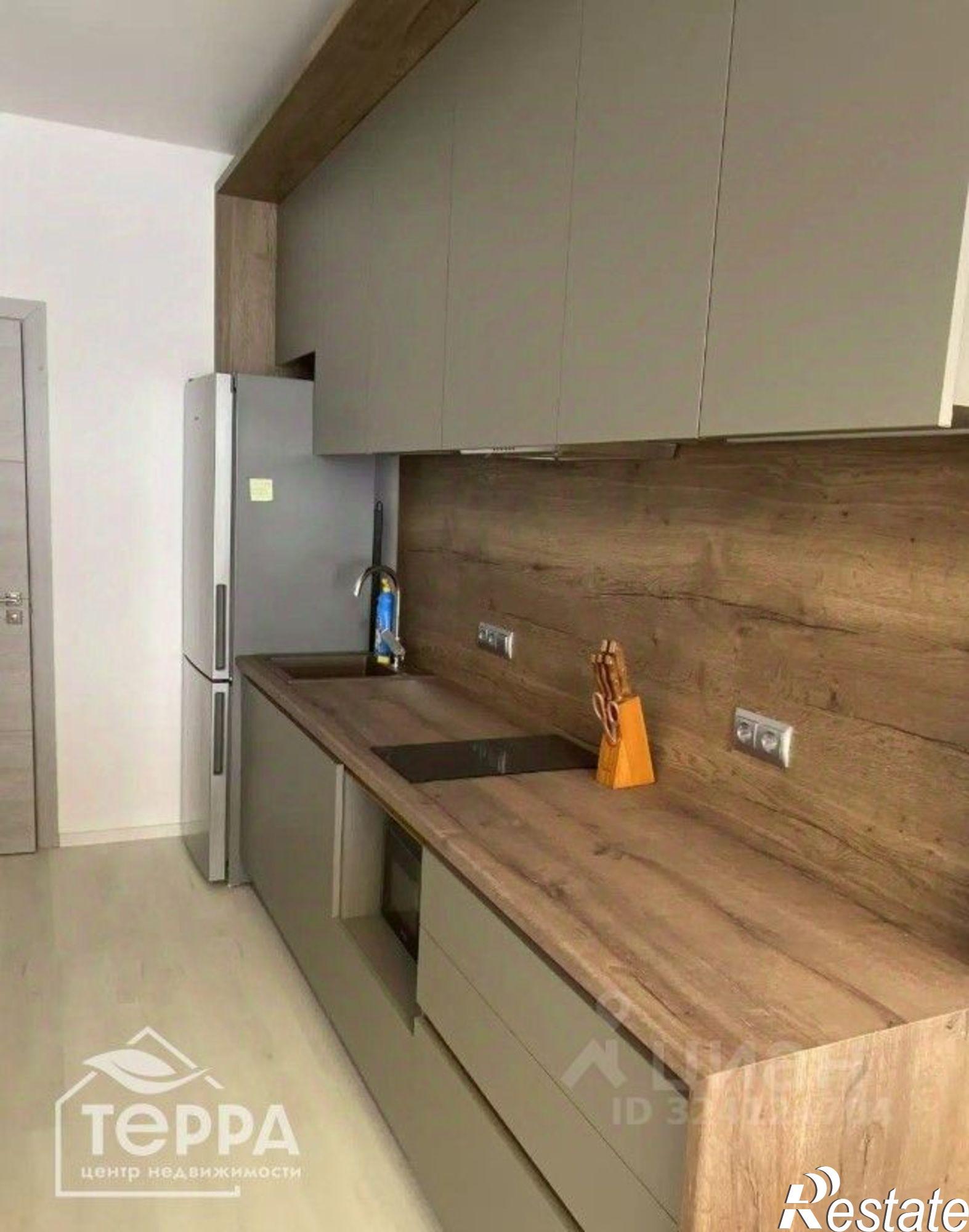 Купить квартиру за 39 900 000 рублей на Евпатория г., Симферопольская ул.