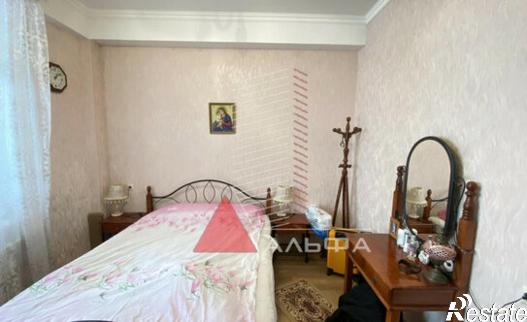 Купить квартиру за 16 300 000 рублей на ул Полупанова, 27А