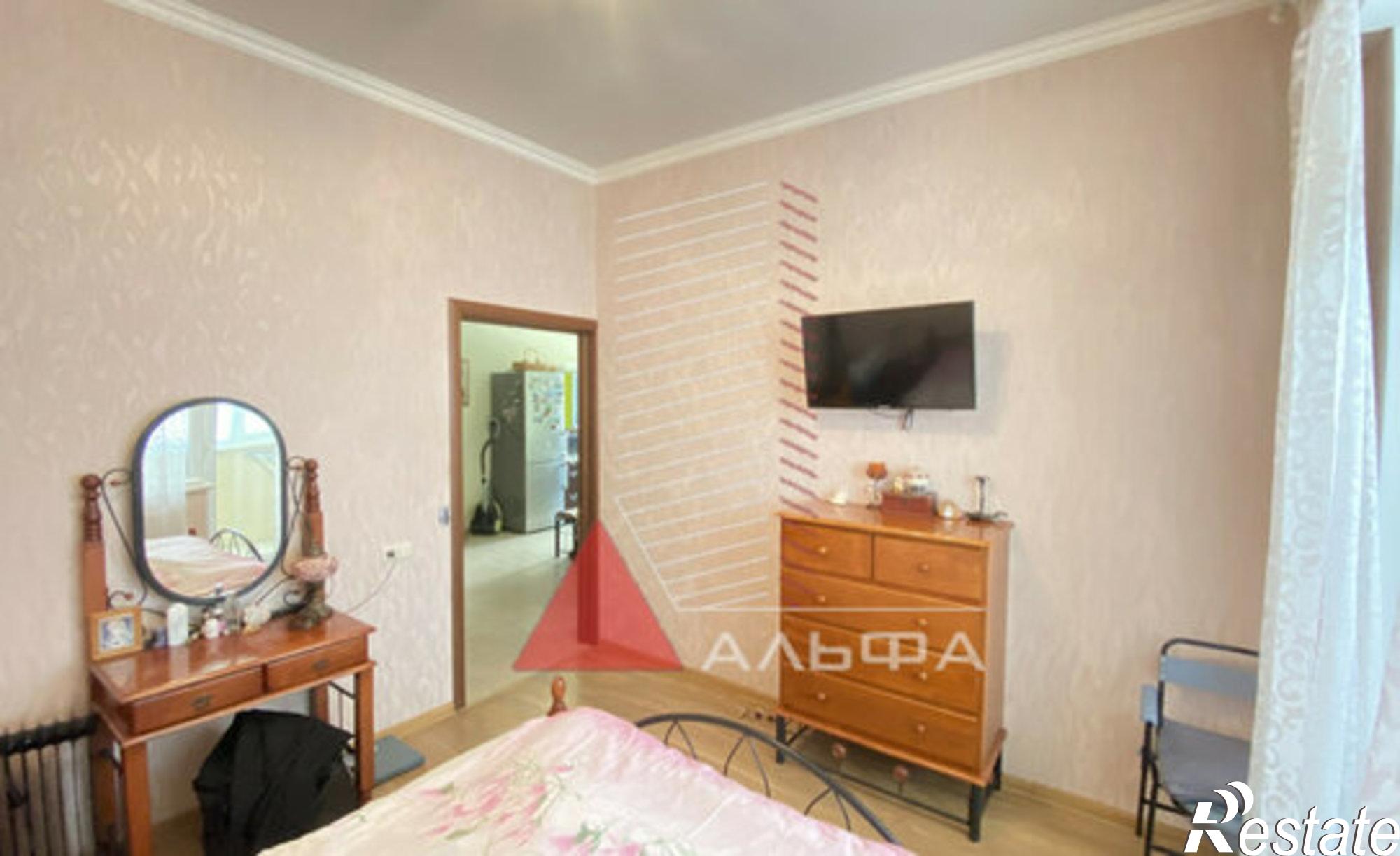 Купить квартиру за 16 300 000 рублей на ул Полупанова, 27А