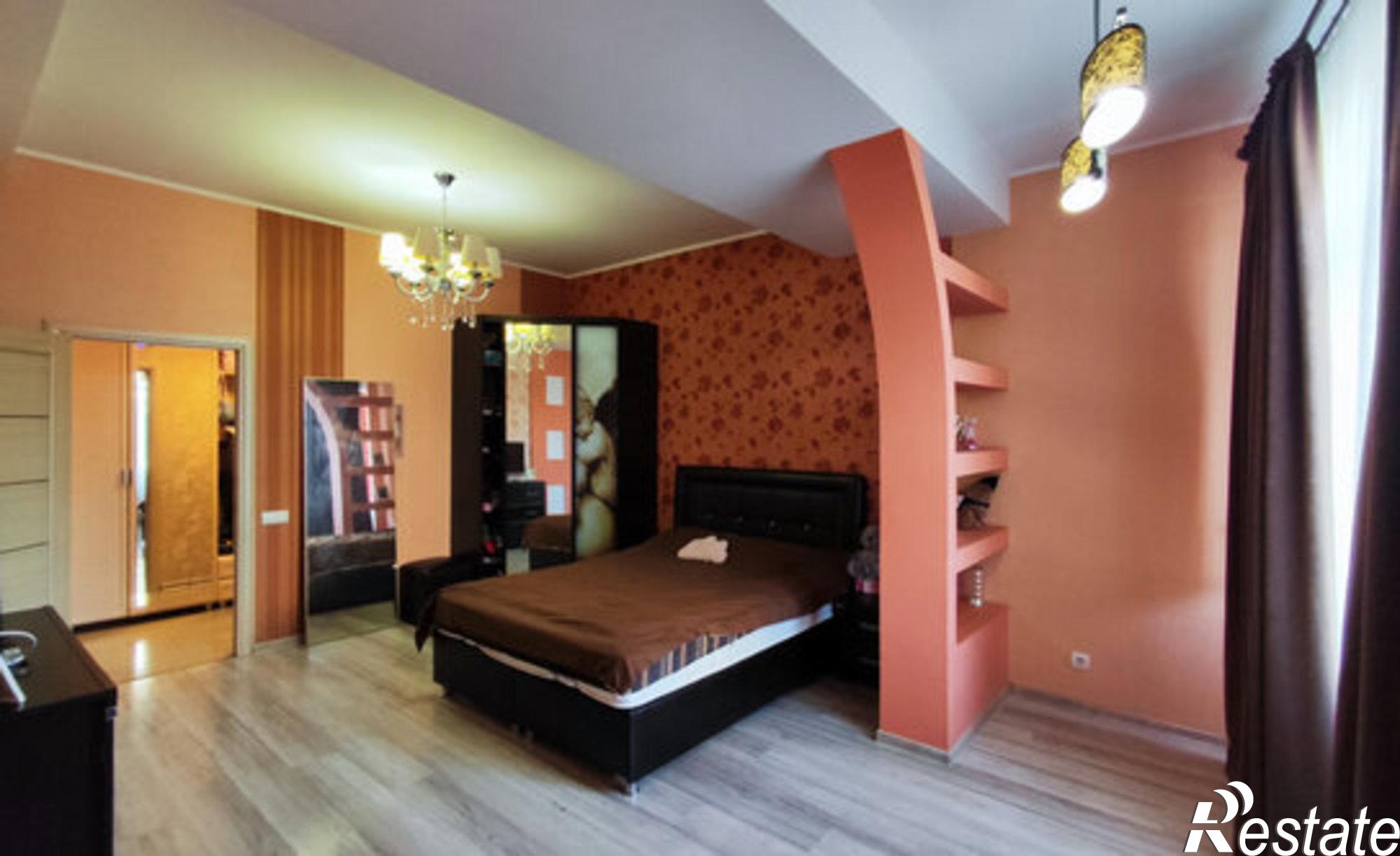 Купить квартиру за 21 000 000 рублей на улица Полупанова, 27А