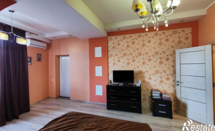 3-комн квартира улица Полупанова, 27А,  д. 27А