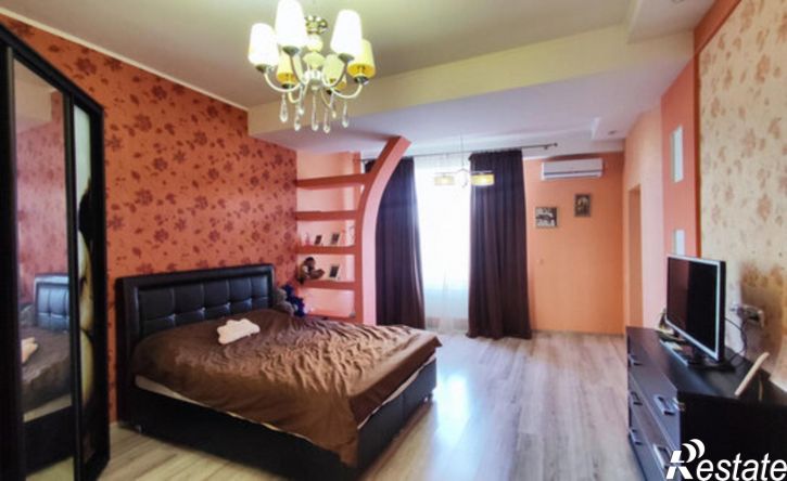 3-комн квартира улица Полупанова, 27А,  д. 27А