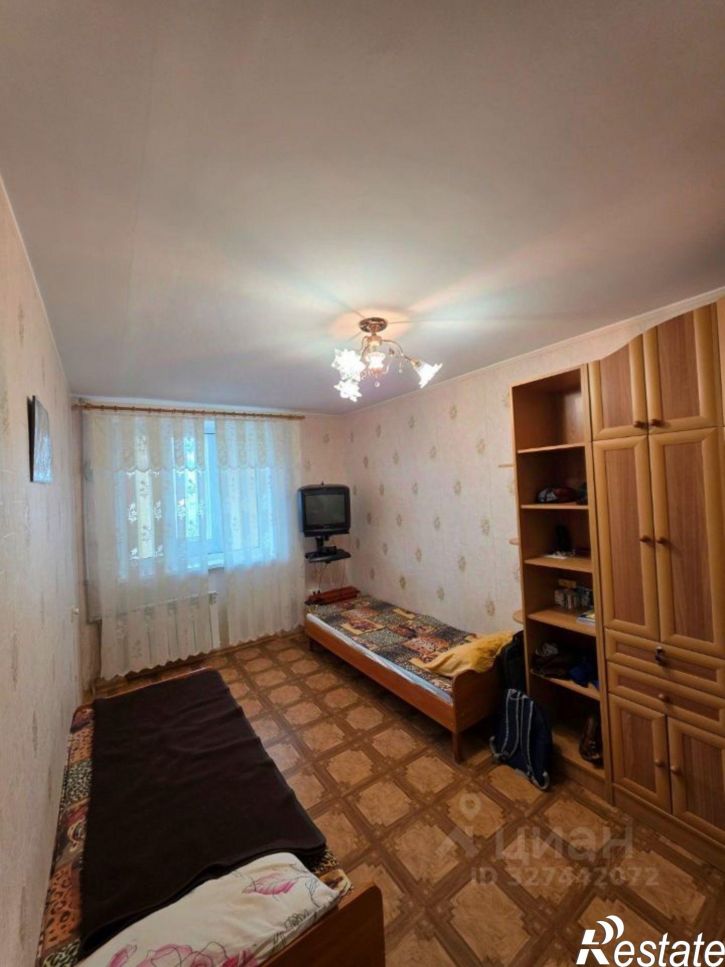 2-комн квартира улица Короленко, 4,  д. 4
