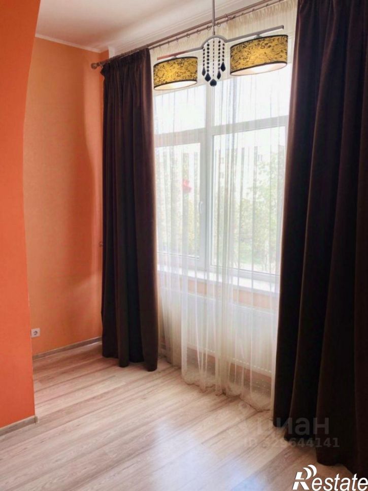 3-комн квартира ул Полупанова, 27,  д. 27