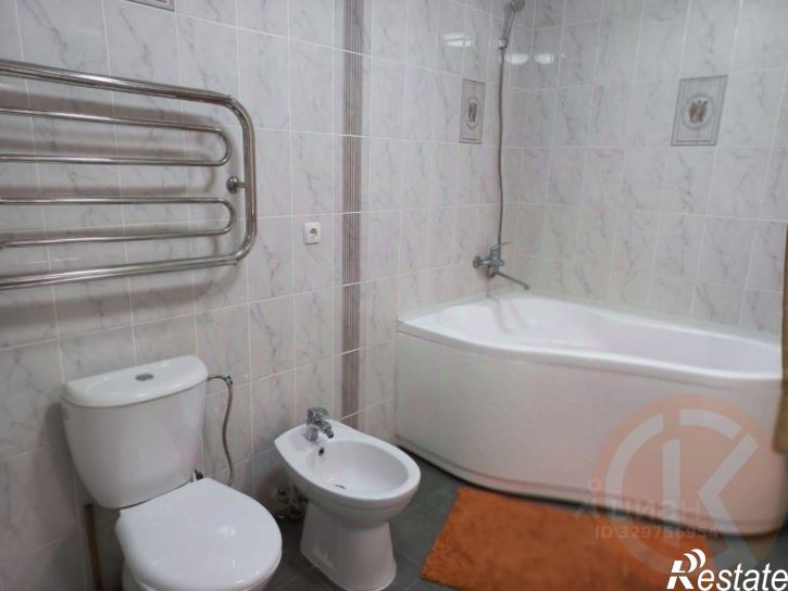 3-комн квартира улица Революции, 27,  д. 27