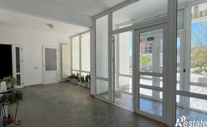 4-комн квартира улица Демышева, 121,  д. 121