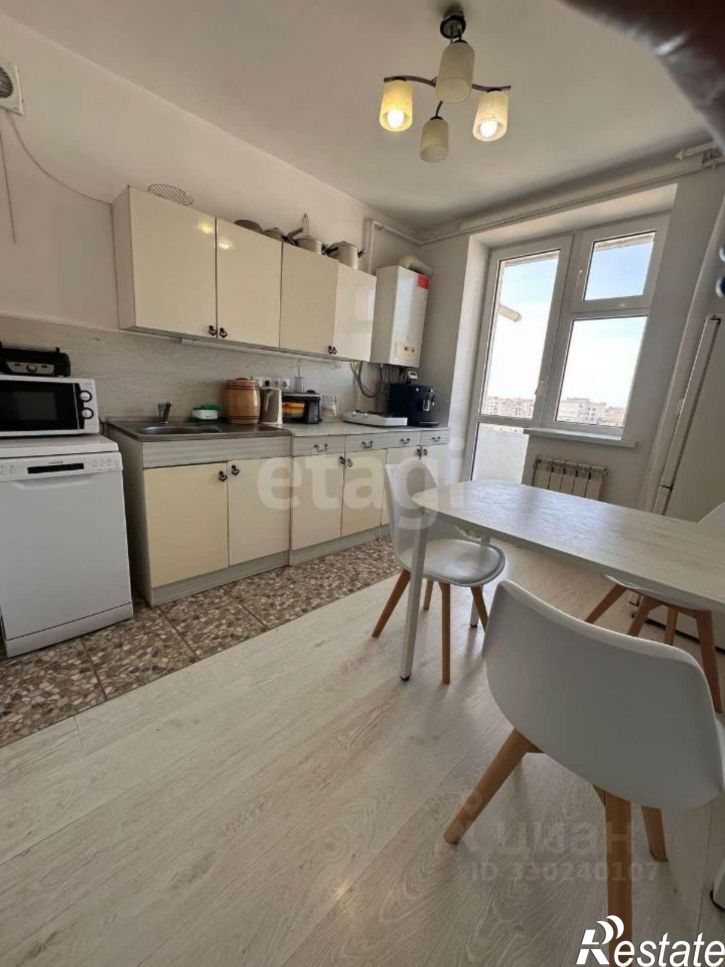 3-комн квартира проспект Победы, 85,  д. 85