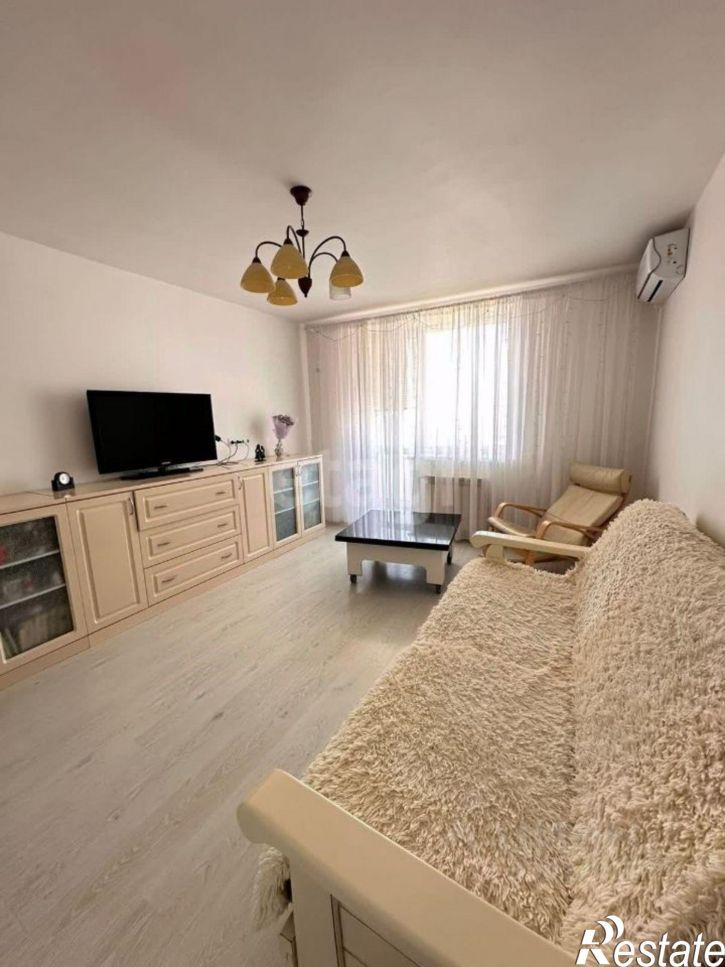 3-комн квартира проспект Победы, 85,  д. 85
