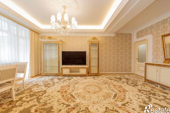 3-комн квартира ул Полупанова, 27б,  д. 27б