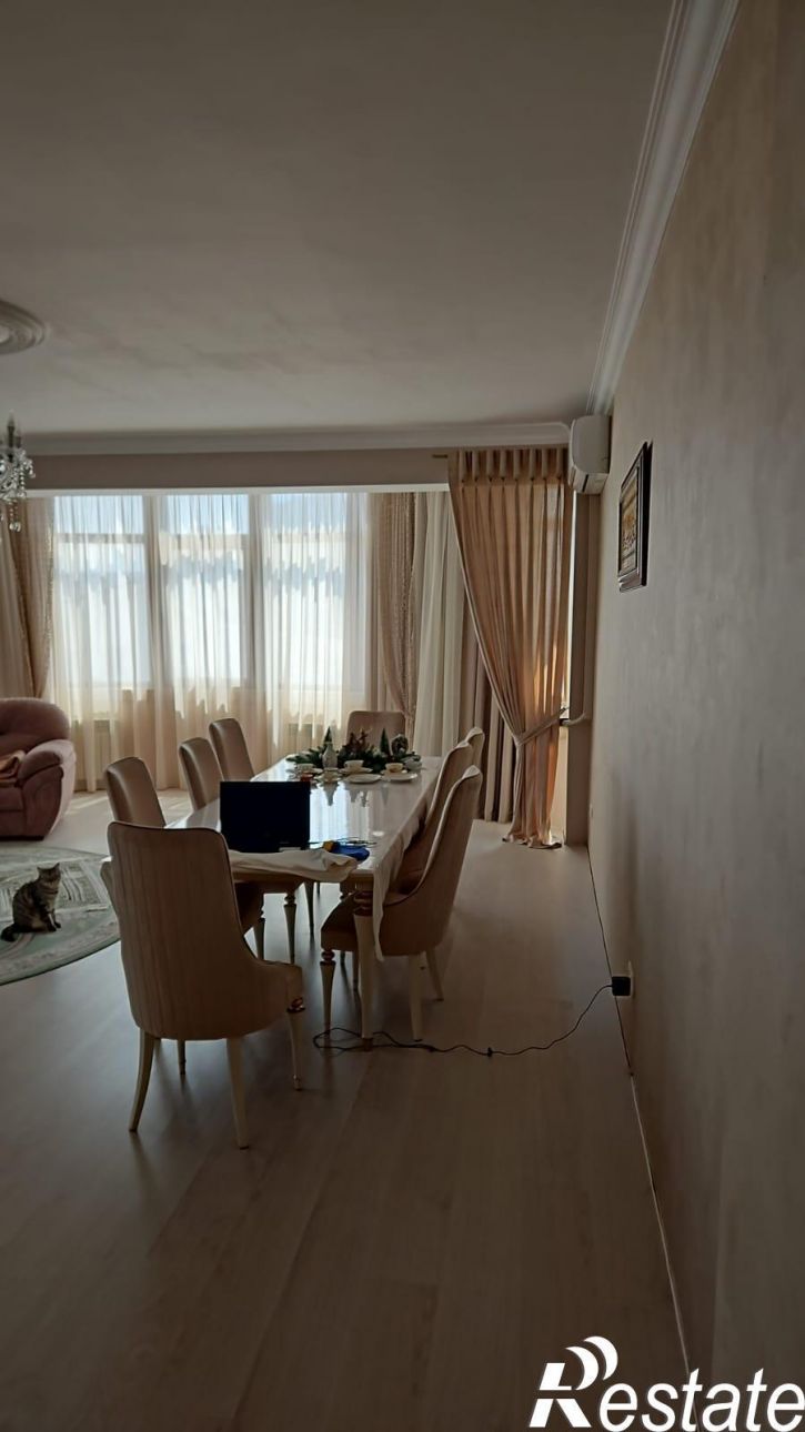 4-комн квартира ул.Интернациональная,, 130Б