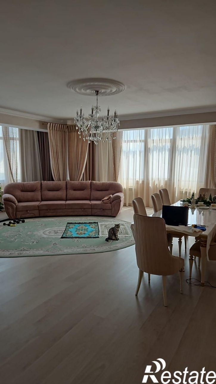 4-комн квартира ул.Интернациональная,, 130Б