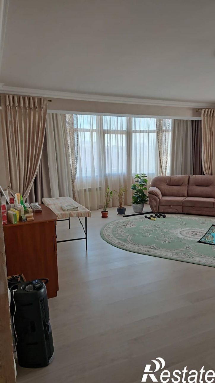 4-комн квартира ул.Интернациональная,, 130Б