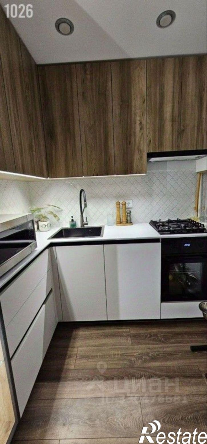 2-комн квартира улица 60-летия Октября, 22,  д. 22
