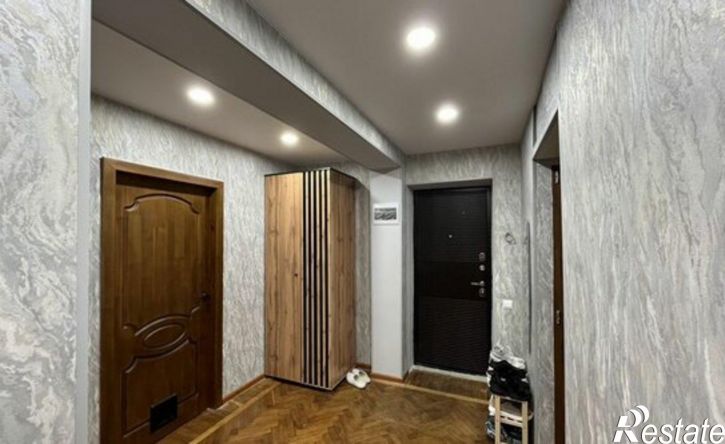3-комн квартира ул им.60-летия Октября, 28,  д. 28
