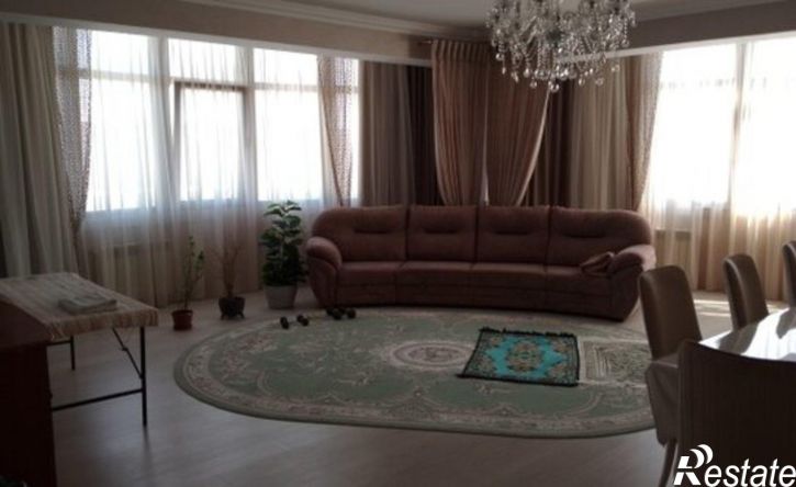 4-комн квартира пр-кт Победы, 53,  д. 53