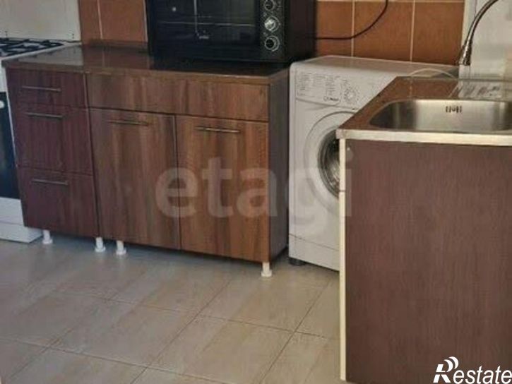 3-комн квартира ул Толстого, 8,  д. 8